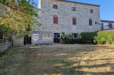 /international/hr/novigrad-istria-county-310107707742/