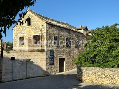 /international/hr/supetar-supetar-split-dalmatia-county-310102640710/