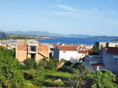 /international/hr/vodice-sibenska-ulica-120089973697/
