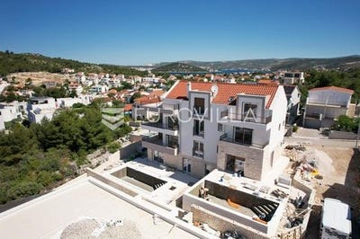 /international/hr/rogoznica-sibenska-ulica-120093502819/