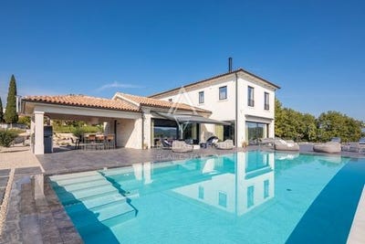 /international/hr/motovun-istria-county-310100364192/