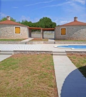 /international/hr/pula-istria-county-120090894858/