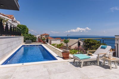 /international/hr/iovo-split-dalmatia-county-310107219513/