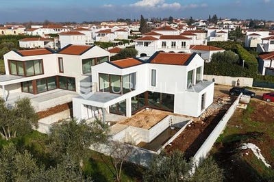 /international/hr/novigrad-istria-county-310105210108/