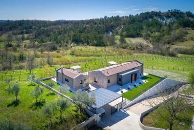 /international/hr/labin-istria-county-120094739848/