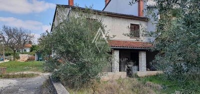 /international/hr/kanfanar-istria-county-310107977043/