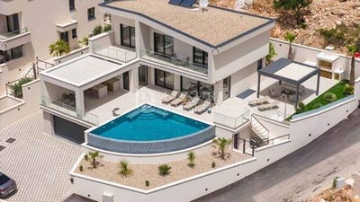 /international/hr/podstrana-split-dalmatia-county-310107273686/