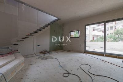 /international/hr/vodice-sibenska-ulica-310108595687/