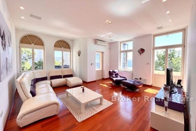 /international/hr/opatija-zagreb-county-310107624681/