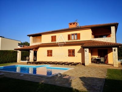 /international/hr/porec-istria-county-310108327943/