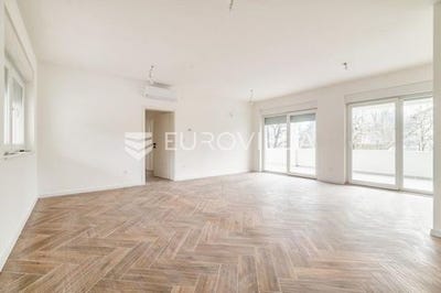 /international/hr/zagreb-zagreb-120086927426/
