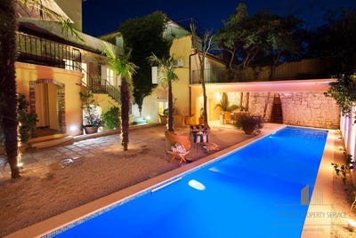 /international/hr/jelsa-split-dalmatia-county-310097614647/