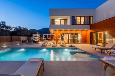 /international/hr/split-split-dalmatia-county-310106488319/