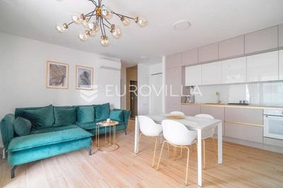 /international/hr/split-split-dalmatia-county-120092385777/