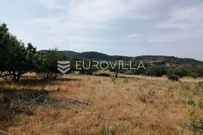 /international/hr/brac-split-dalmatia-county-120080476432/
