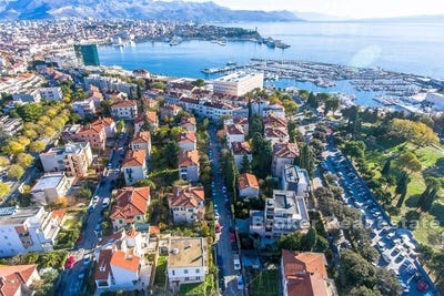 /international/hr/grad-split-dalmatia-county-310107218528/