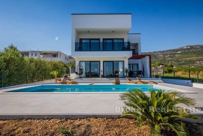 /international/hr/katel-novi-split-dalmatia-county-310107219585/