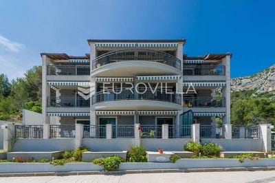 /international/hr/hvar-split-dalmatia-county-310105232060/