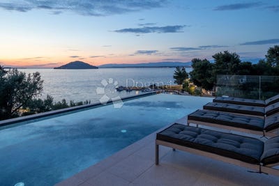 /international/hr/preko-zadar-county-310100555177/