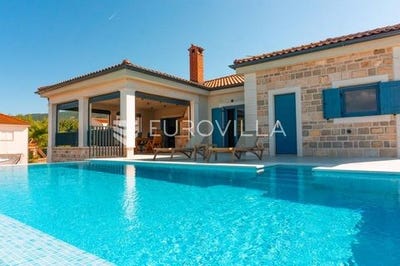 /international/hr/stari-grad-split-dalmatia-county-120088663624/