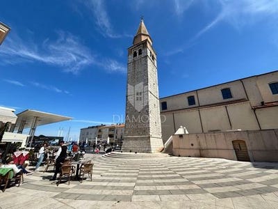 /international/hr/umag-istria-county-310107273841/