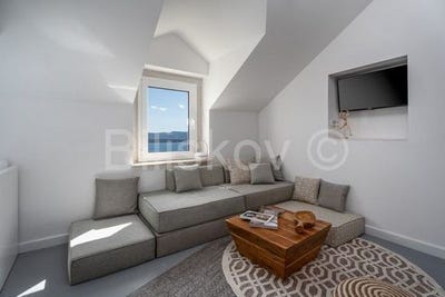 /international/hr/bol-split-dalmatia-county-120098600499/