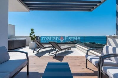 /international/hr/makarska-split-dalmatia-county-310102292679/