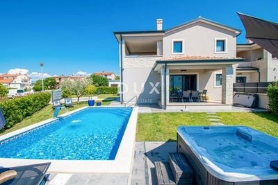 /international/hr/porec-istria-county-310108675709/