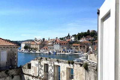 /international/hr/brac-split-dalmatia-county-120095313572/