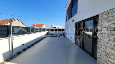 /international/hr/murter-murter-sibenska-ulica-310099345031/
