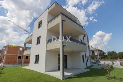 /international/hr/vodice-sibenska-ulica-310108404842/