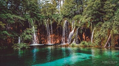 /international/hr/plitvicka-jezera-lika-senj-county-120097943678/