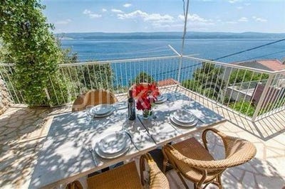 /international/hr/omis-split-dalmatia-county-120091376452/