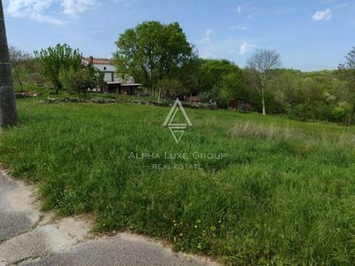 /international/hr/buje-istria-county-310100362443/