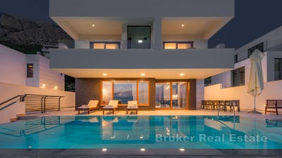 /international/hr/makarska-split-dalmatia-county-310107219343/