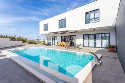 /international/hr/brac-split-dalmatia-county-120085310246/