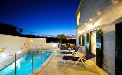 /international/hr/mirca-split-dalmatia-county-310097614128/