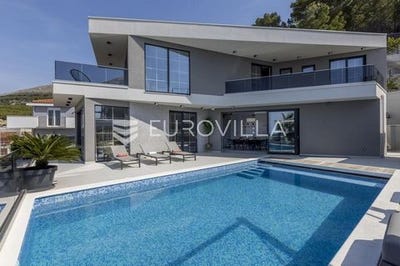 /international/hr/split-split-dalmatia-county-310104806201/