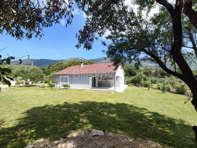 /international/hr/kastel-luksic-split-dalmatia-county-120093956415/