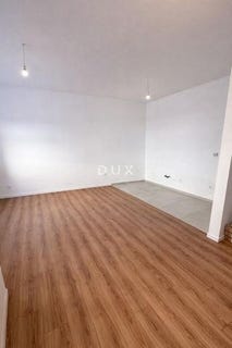 /international/hr/obrovac-zadar-county-310107447467/