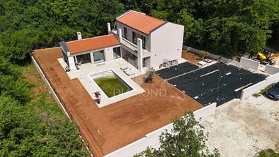 /international/hr/labin-istria-county-310108247668/