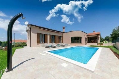 /international/hr/labin-istria-county-120090895972/