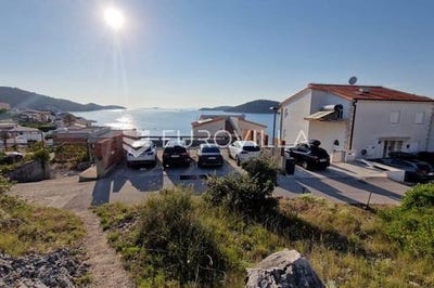 /international/hr/marina-split-dalmatia-county-120085895226/