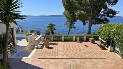/international/hr/trogir-split-dalmatia-county-310108216134/