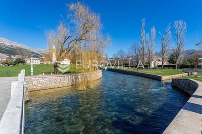 /international/hr/solin-split-dalmatia-county-310106335243/