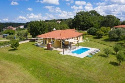 /international/hr/kanfanar-istria-county-310107977029/