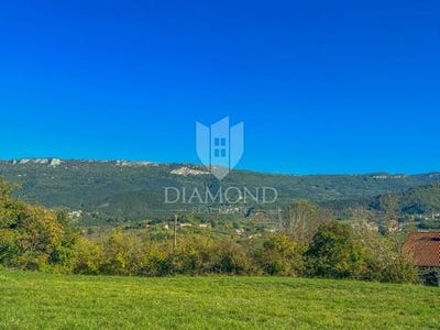 /international/hr/buzet-istria-county-120081220555/