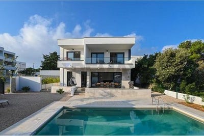 /international/hr/novalja-lika-senj-county-310108187430/