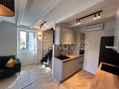 /international/hr/kastel-luksic-split-dalmatia-county-120095671412/