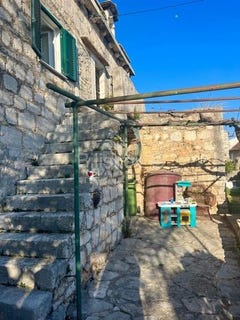 /international/hr/brac-split-dalmatia-county-310106831821/